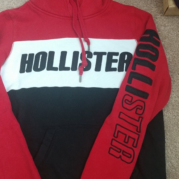 Size Small Hollister Hoodie - Picture 2 of 4